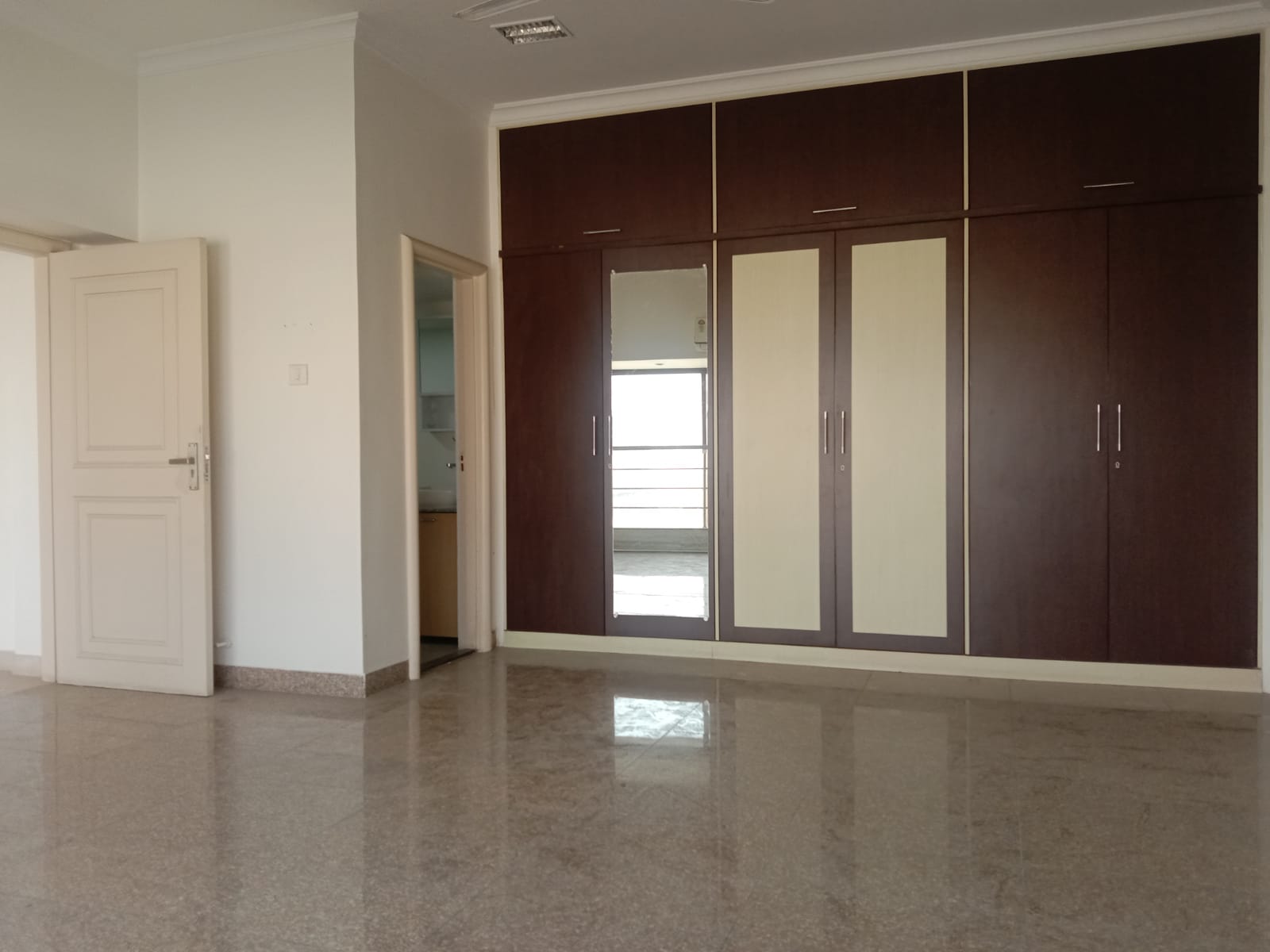 2 BHK in Madhuli, Worli - Photo 3