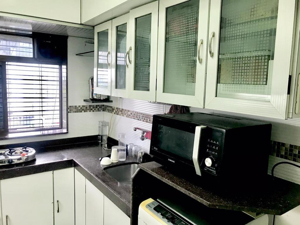 2 BHK Fully Furnished in Gladhurst, Santacruz West - Photo 3