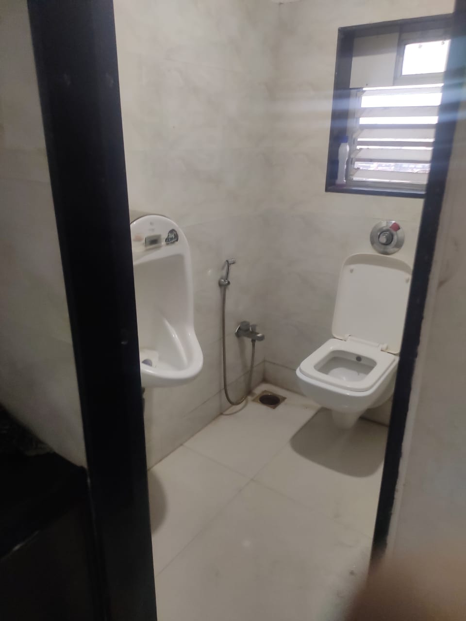 Office in Sunteck Grandeur, Andheri West - Photo 3