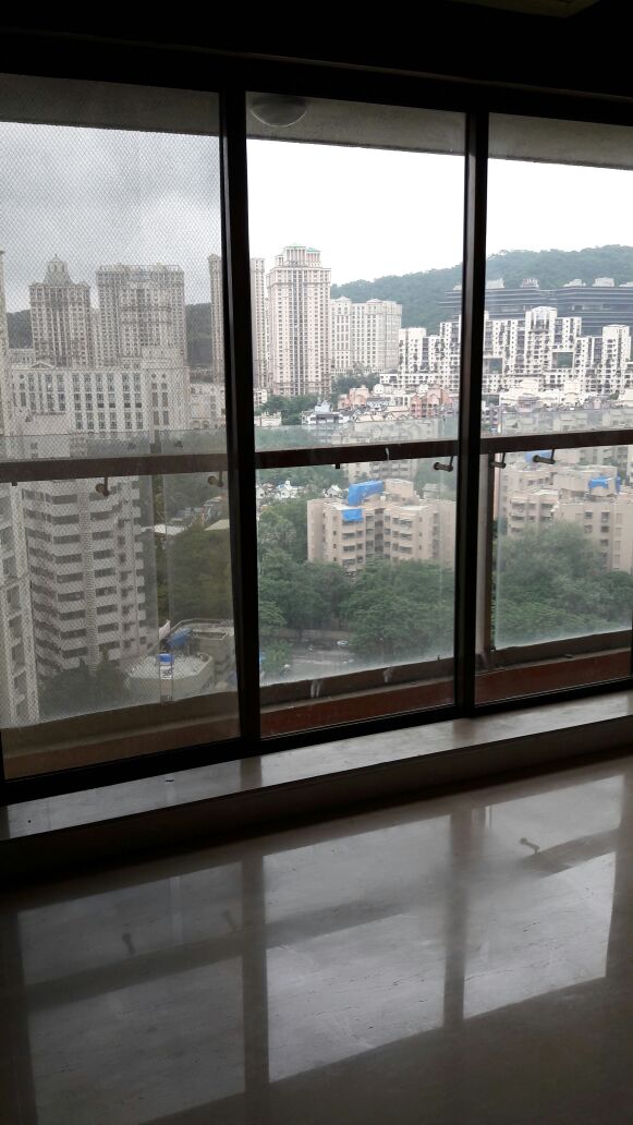 4 BHK Fully Furnished in Wadhwa Solitaire, Powai - Photo 3