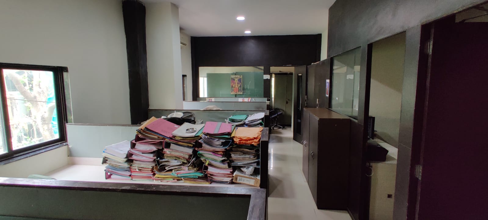 Office Well Furnished in Raghuvanshi Mills, Lower Parel - Photo 5