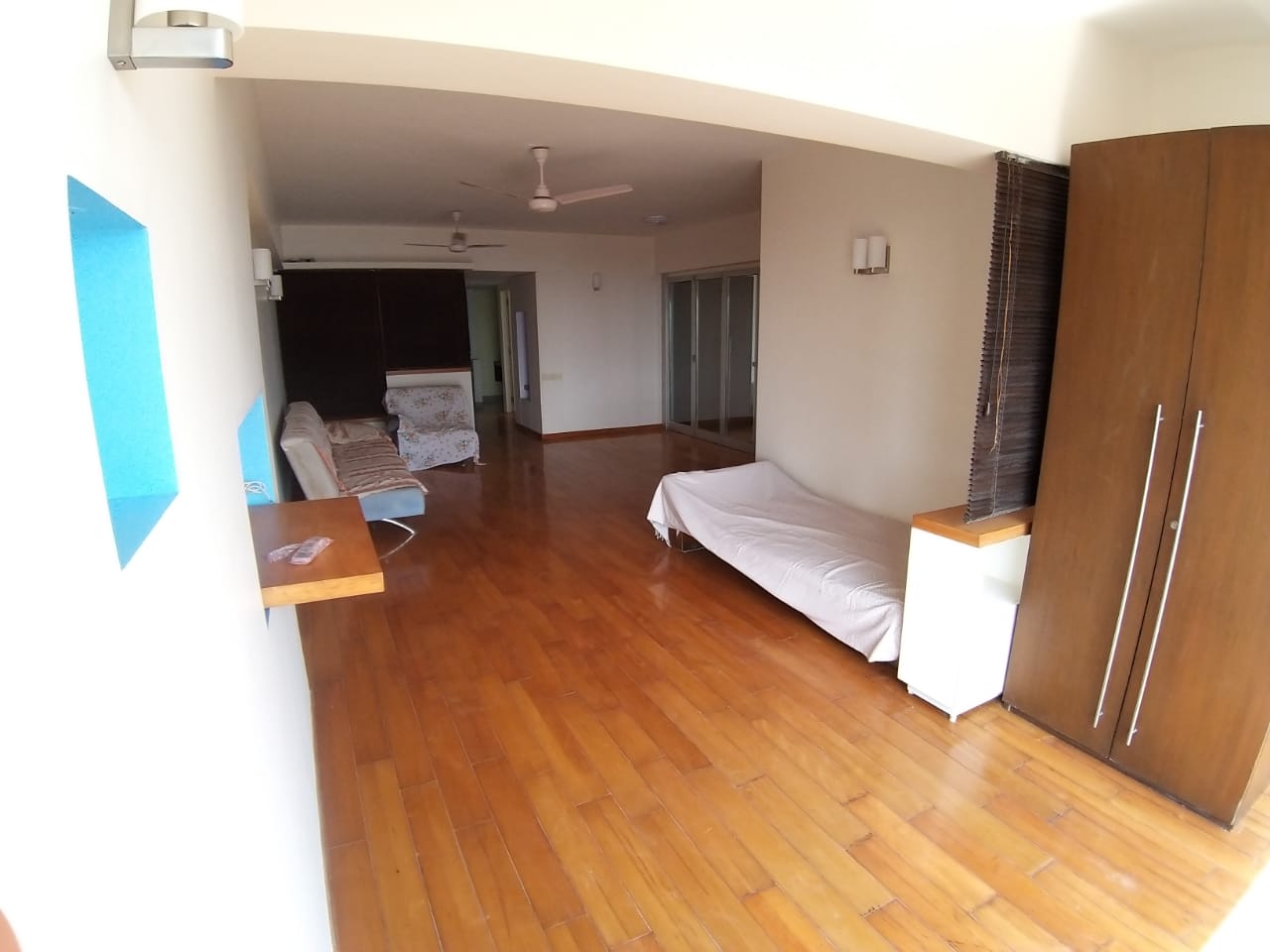 2 BHK Fully Furnished in Palm Spring, Cuffe Parade - Photo 2