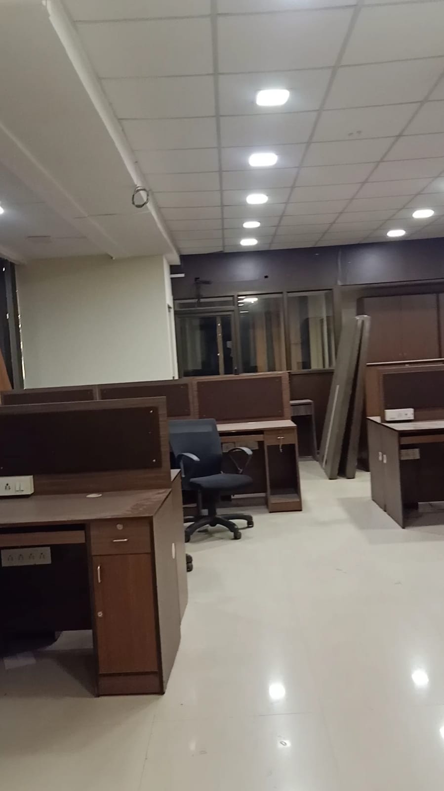 Commercial Office Space Semi-Furnished in Crescent Business Park, Andheri East - Photo 4
