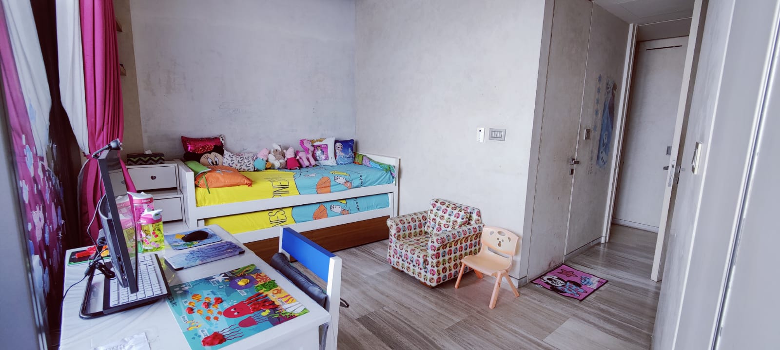 4 BHK Semi-Furnished in Lodha World Crest, Lower Parel - Photo 3