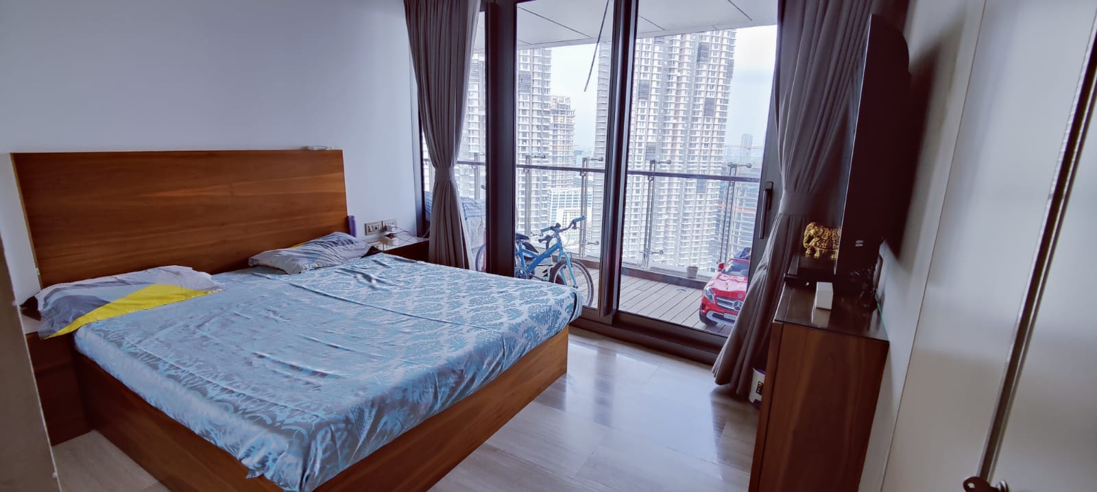 4 BHK Semi-Furnished in Lodha World Crest, Lower Parel - Photo 4
