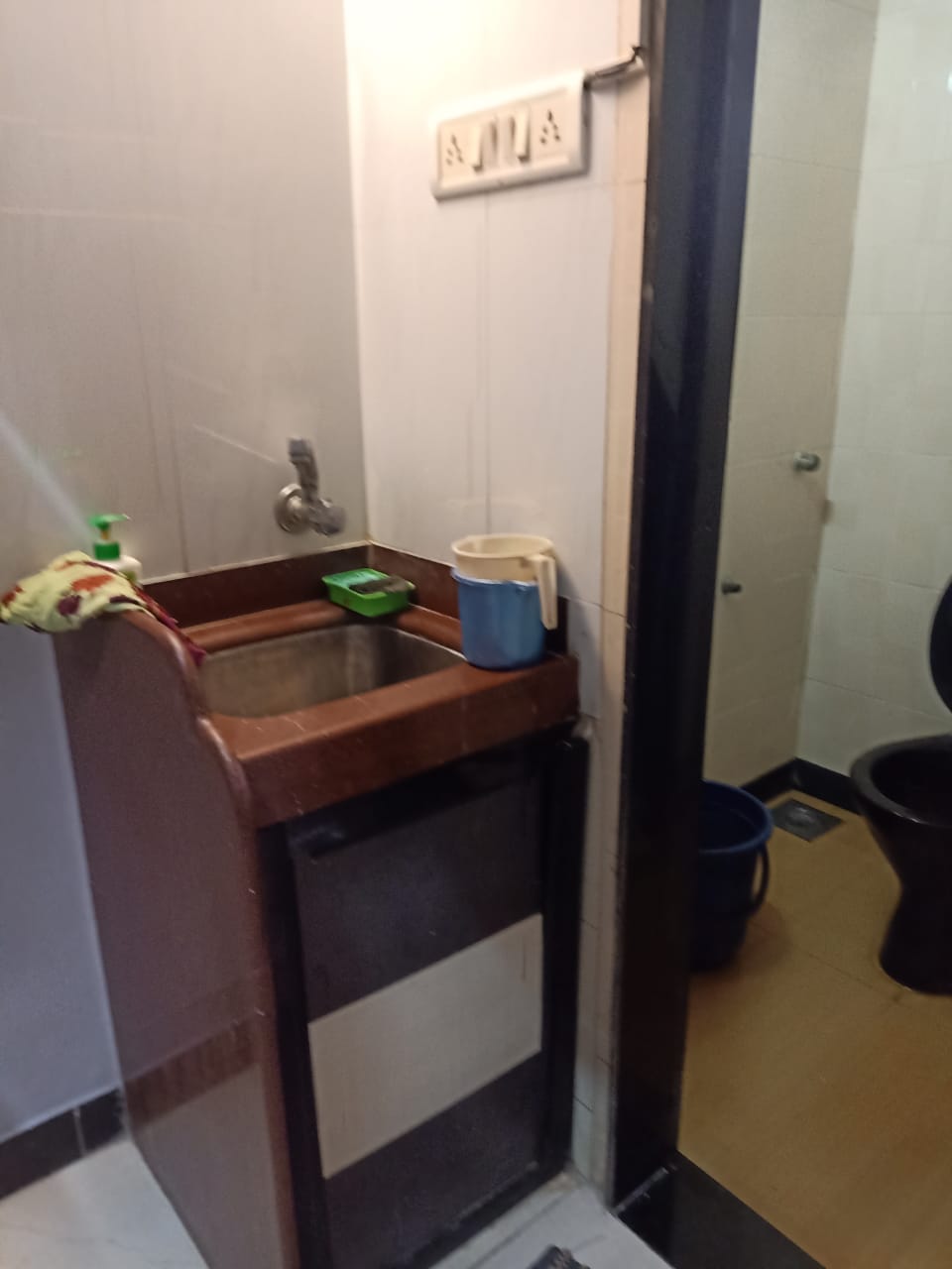 Office Semi Furnished in Richa, Andheri West - Photo 5