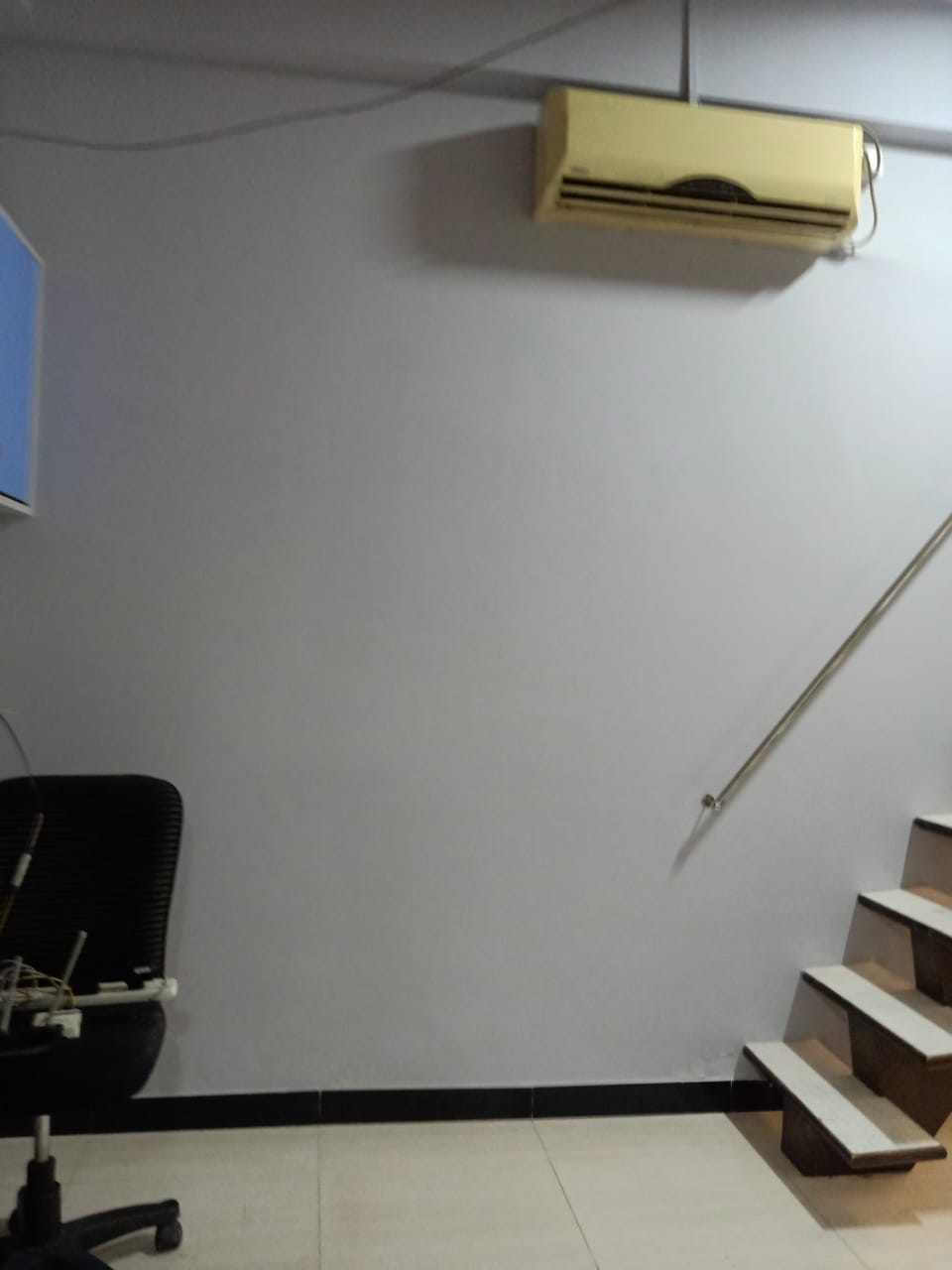Office Semi Furnished in Richa, Andheri West - Photo 6
