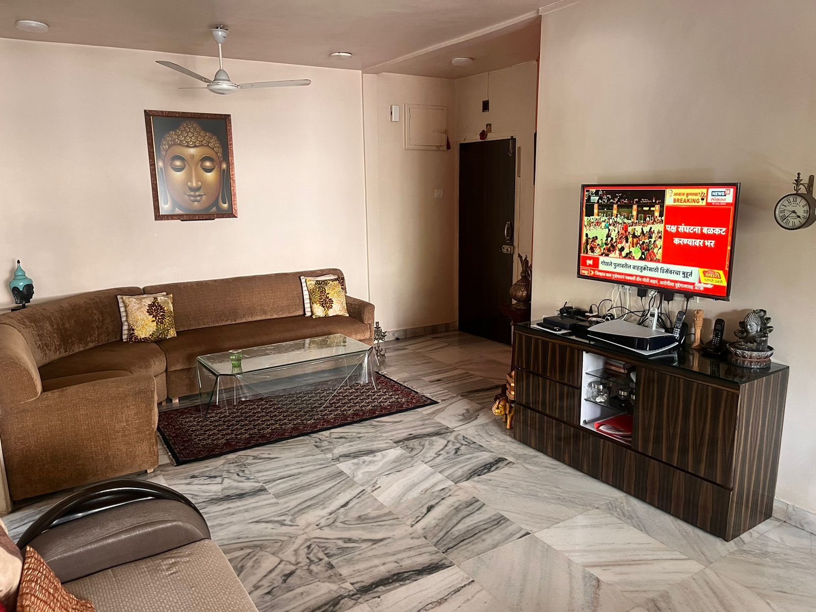 3 BHK Semi Furnished in Satnam Apartment, Cuffe Parade - Photo 2