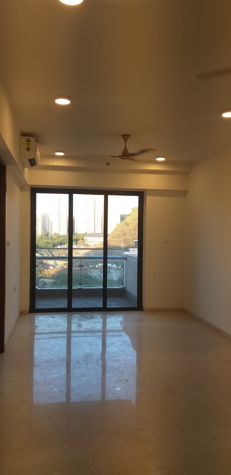 2 BHK in Vicinia, Powai - Photo 4