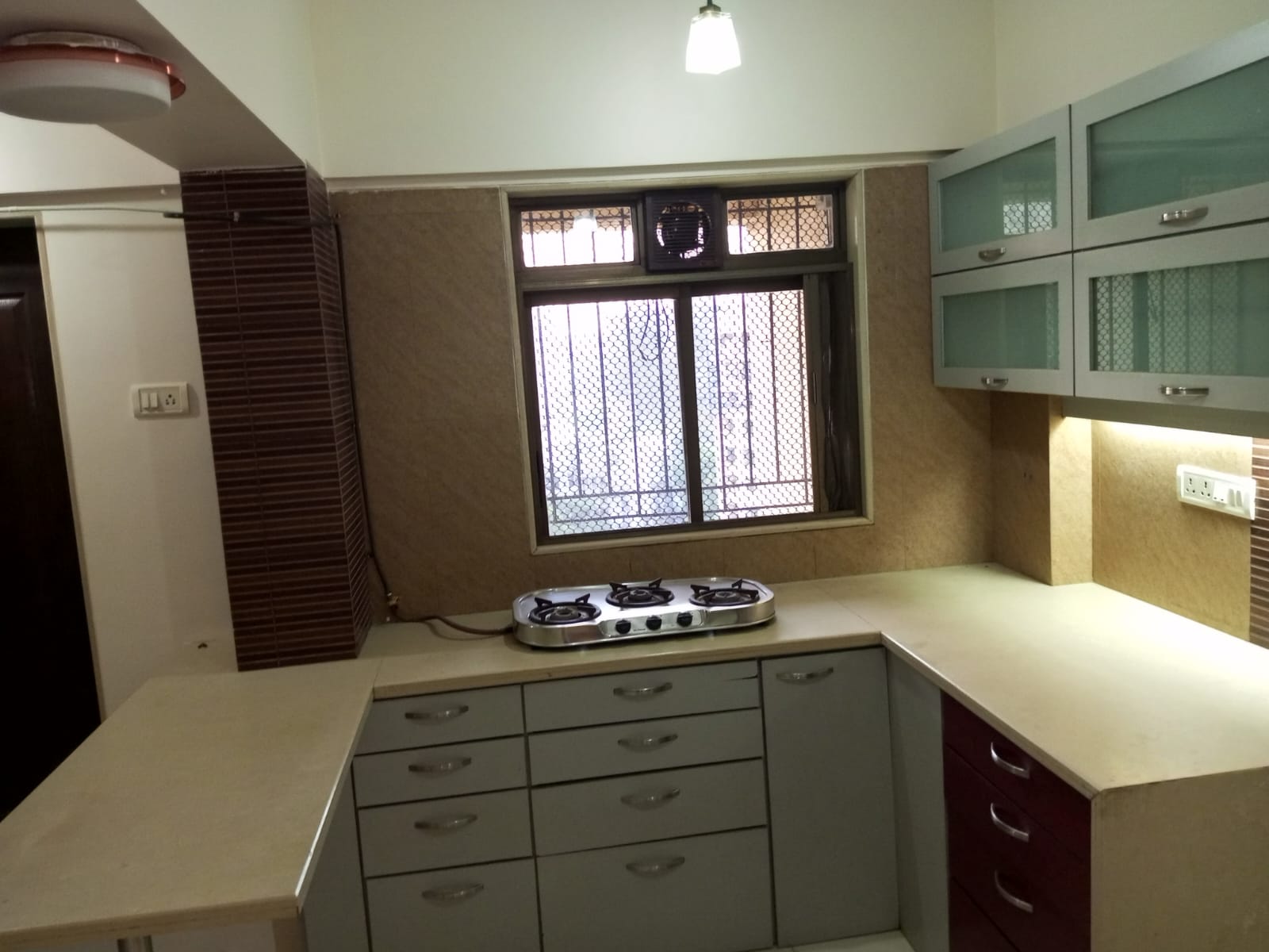 2 BHK Semi-Furnished in Akruti Orchid Park, Andheri East - Photo 3