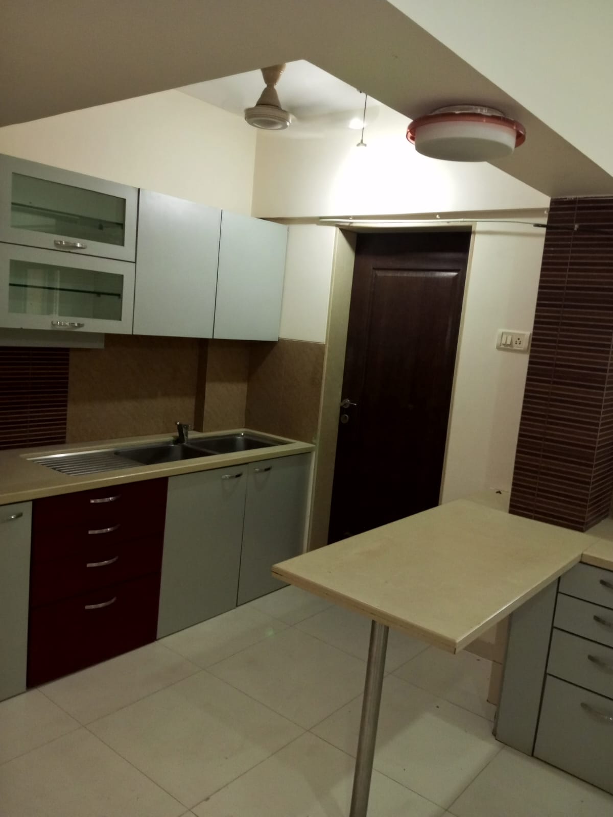2 BHK Semi-Furnished in Akruti Orchid Park, Andheri East - Photo 4