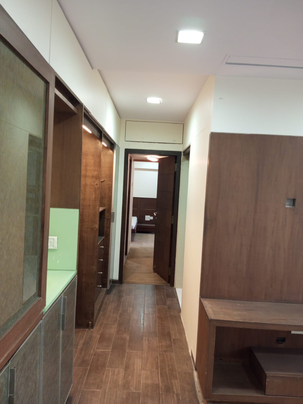 2 BHK Semi-Furnished in Akruti Orchid Park, Andheri East - Photo 5