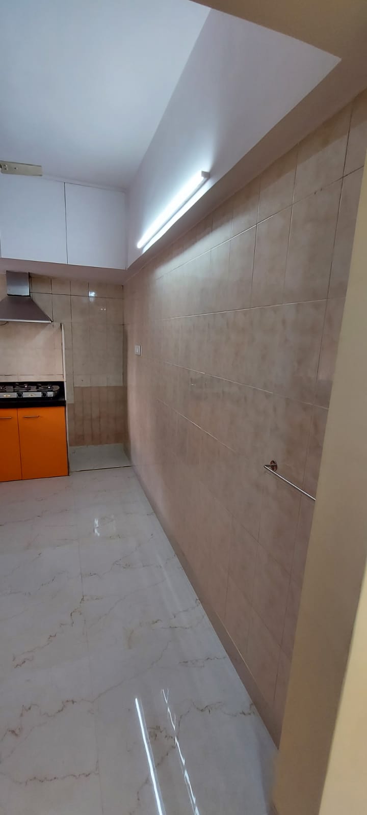 3 BHK Semi-Furnished in Sunny Side, Andheri West - Photo 4