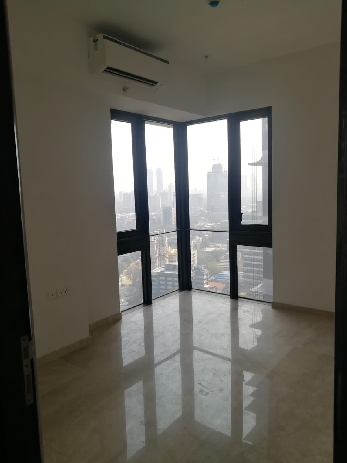 3 BHK Semi Furnished in Lodha Allura, Worli - Photo 4