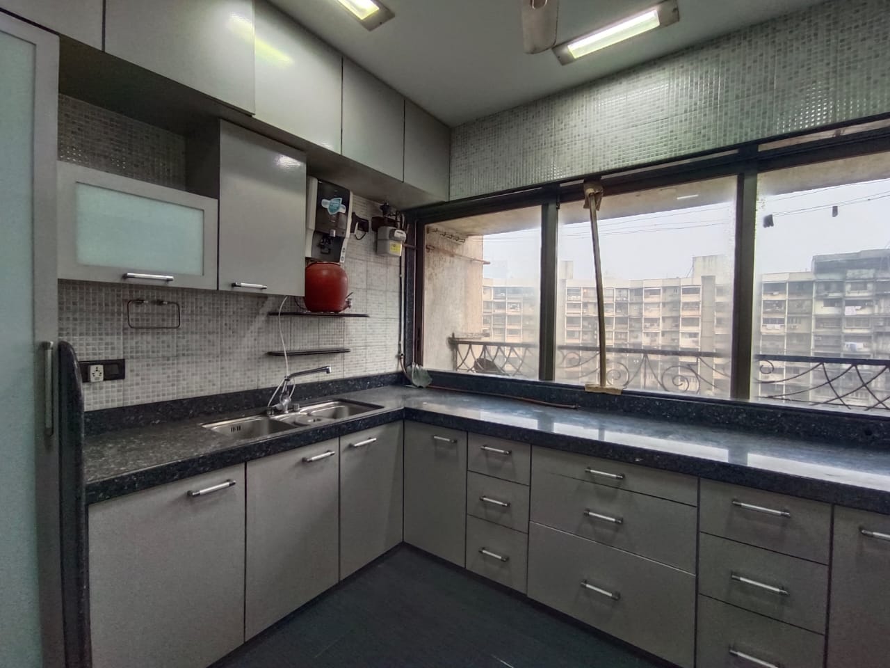 2 BHK in Rameshwaram, Dahisar East - Photo 5