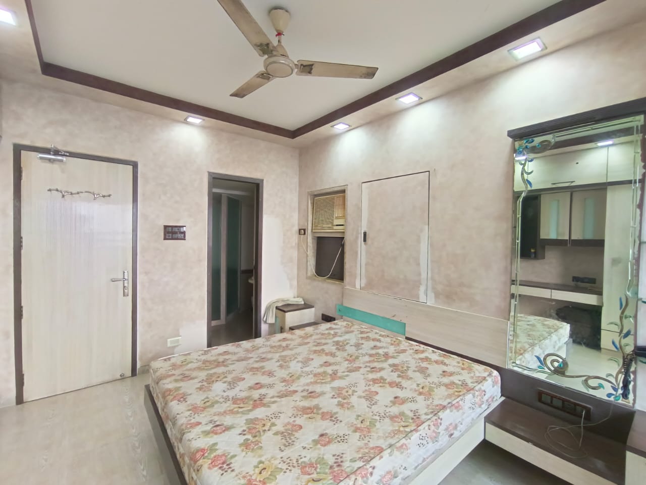 2 BHK in Rameshwaram, Dahisar East - Photo 6