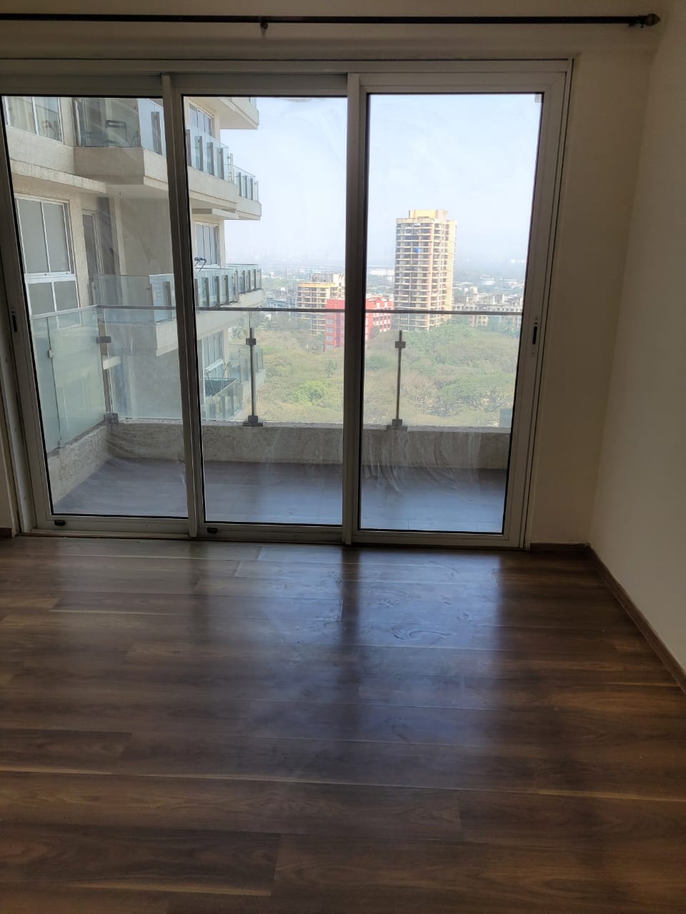 4 BHK in L&T Crescent Bay, Parel - Photo 4