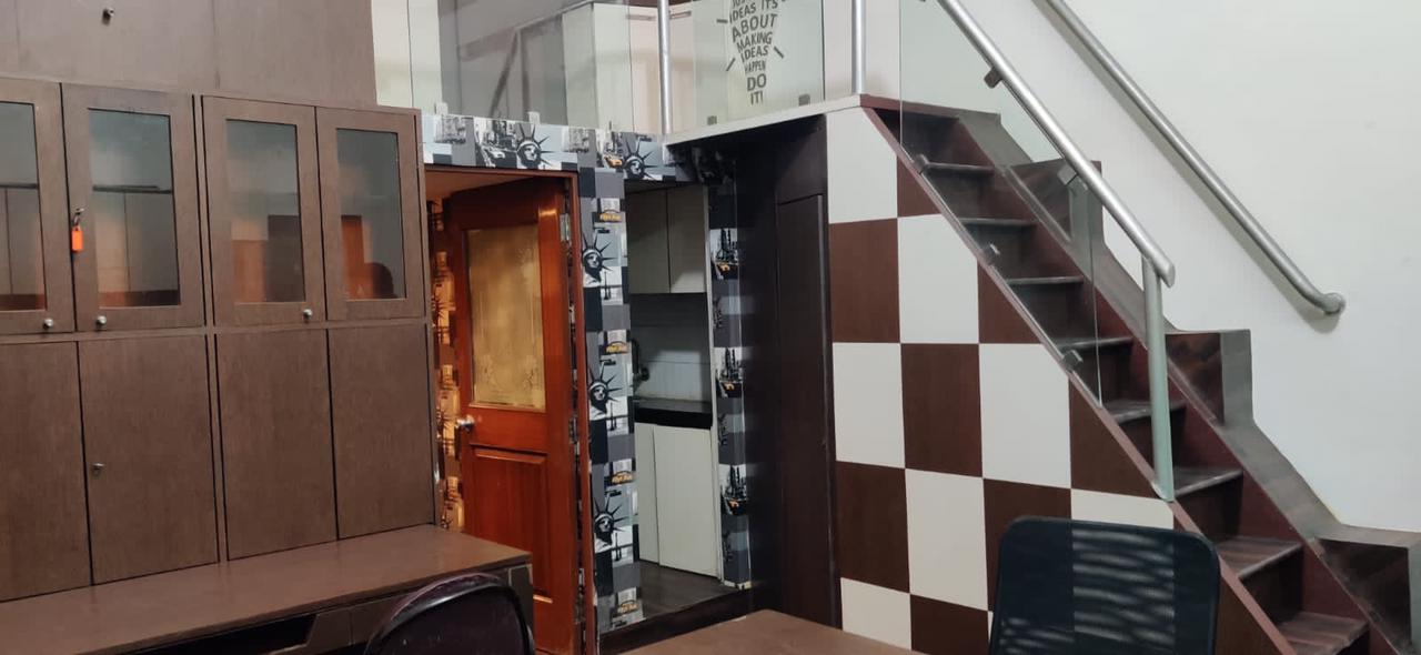 Office Unfurnished in Laxmi Mall, Andheri West - Photo 4