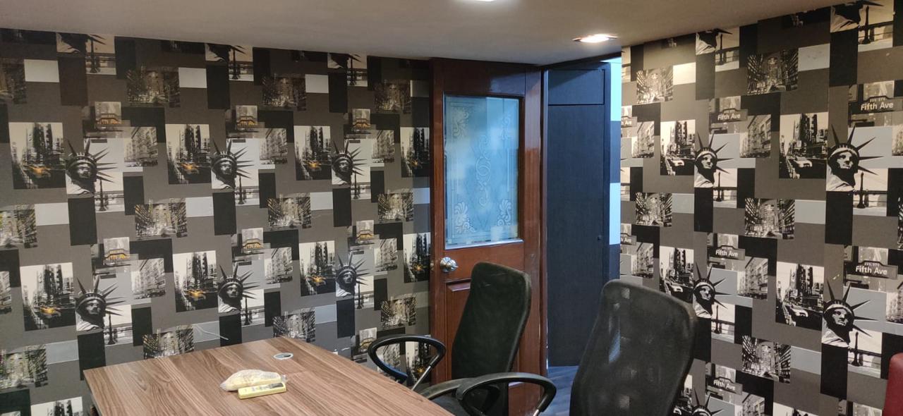 Office Unfurnished in Laxmi Mall, Andheri West - Photo 5