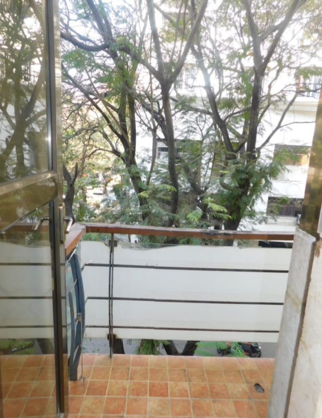 3 BHK in Warden, Bandra West - Photo 2