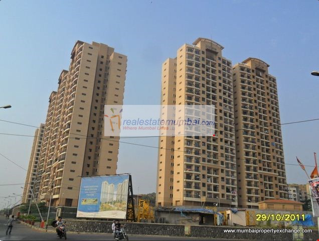 2 BHK Semi-Furnished in Raheja Heights, Goregaon East - Photo 2