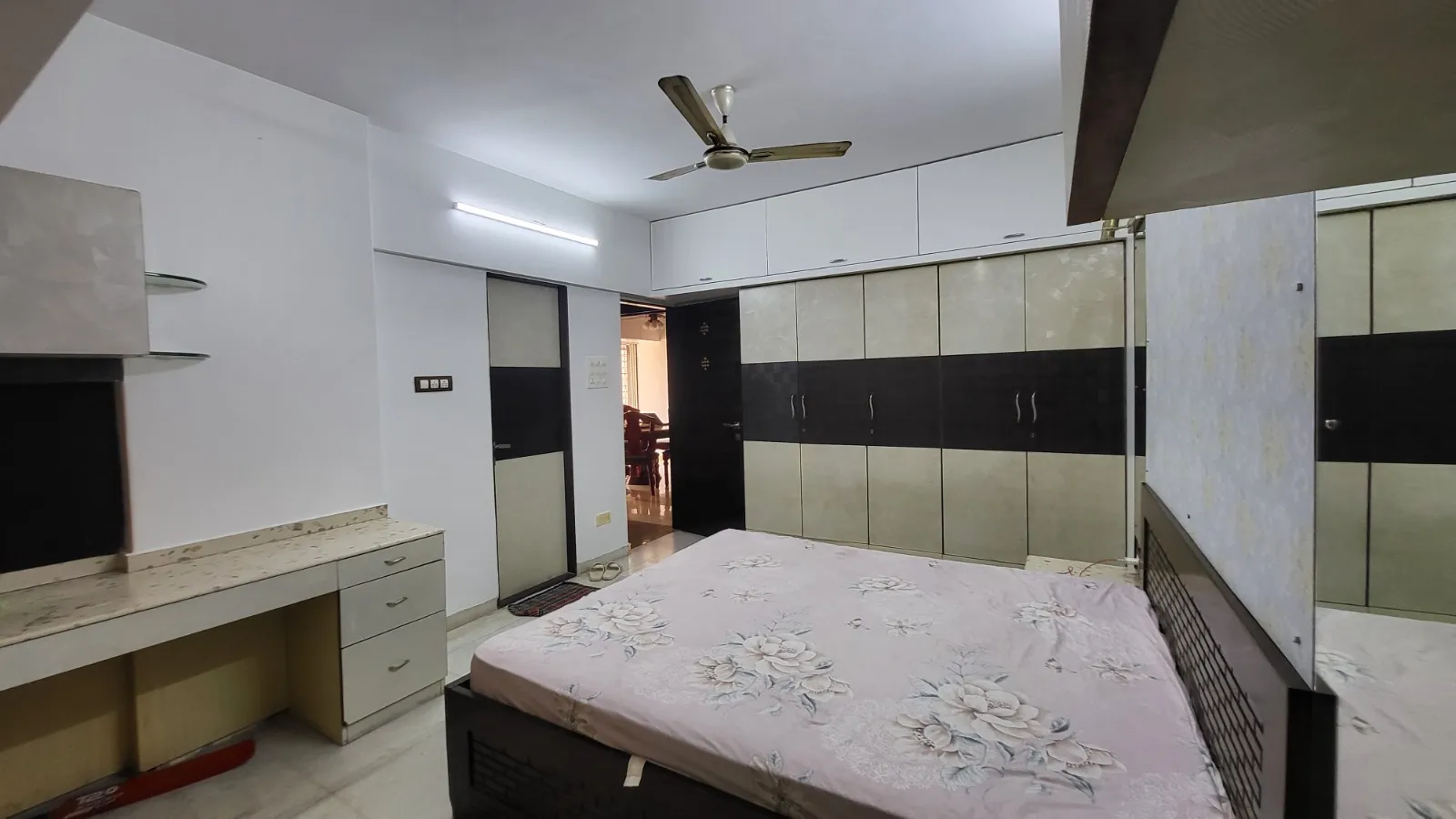 3 BHK Fully Furnished in Royal Classic, Andheri West - Photo 3