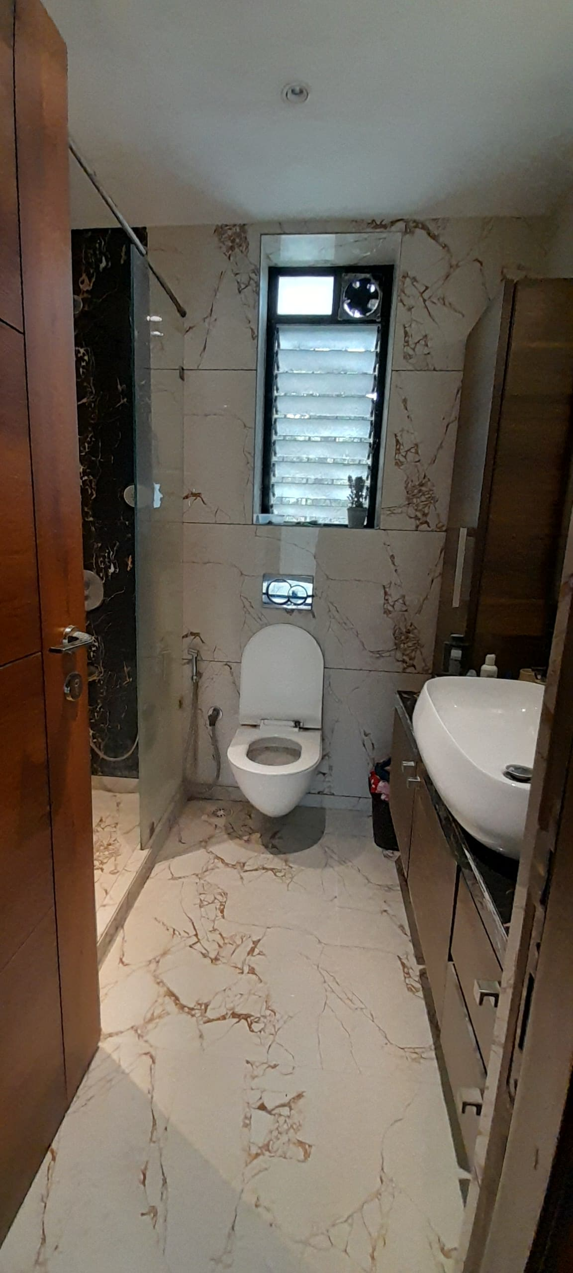 3 BHK Semi Furnished in Riviera, Juhu - Photo 3