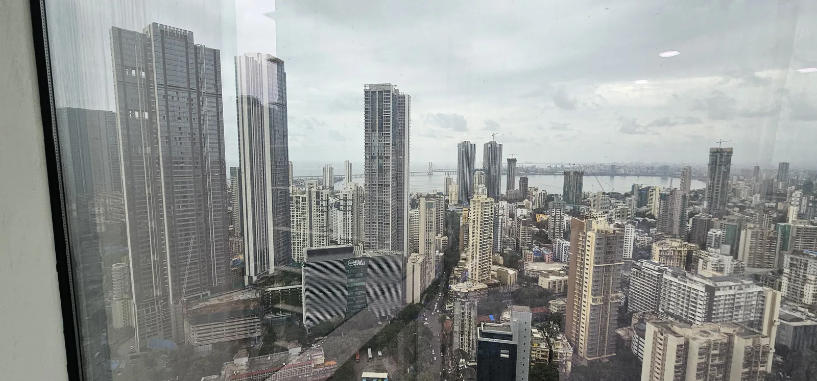5 BHK Semi Furnished in Indiabulls Sky, Lower Parel - Photo 1