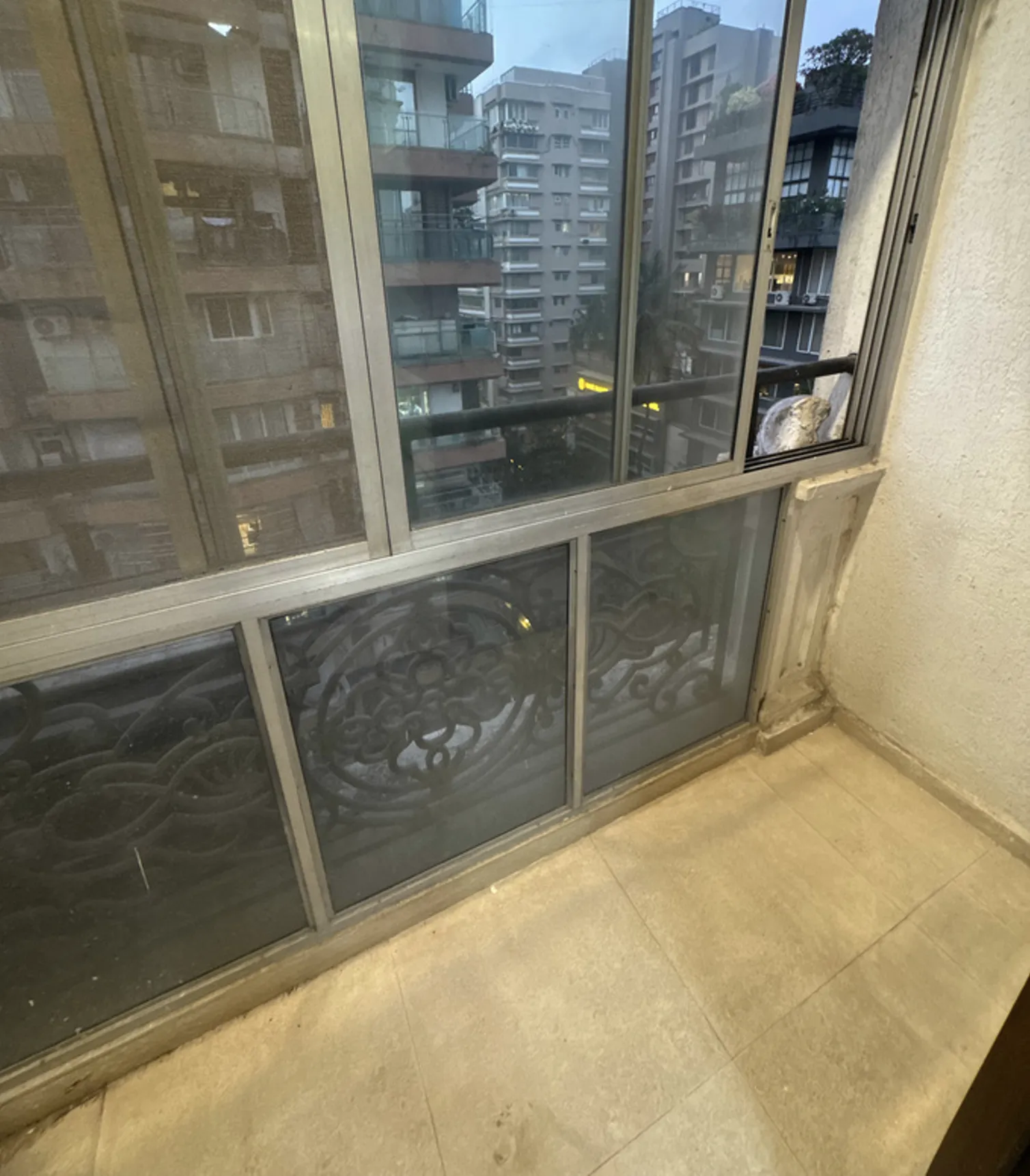 4 BHK Fully Furnished in Odina, Santacruz West - Photo 4