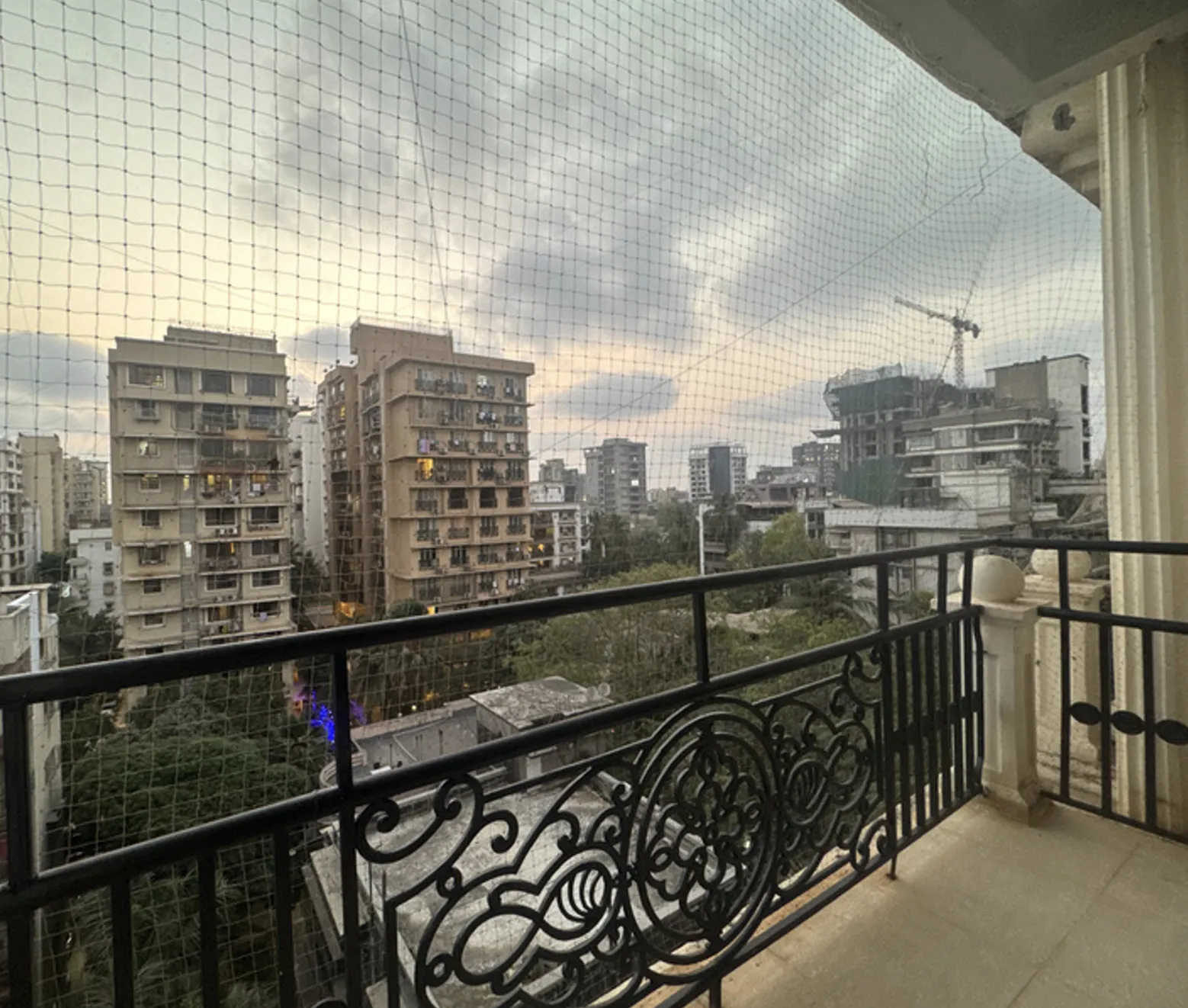 4 BHK Fully Furnished in Odina, Santacruz West - Photo 5