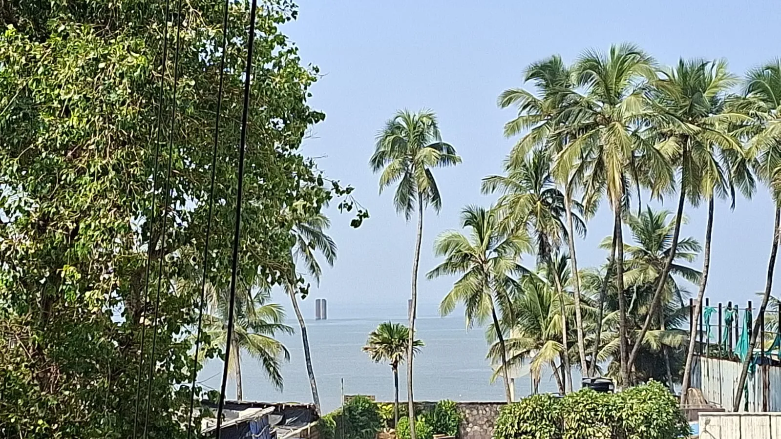 2 BHK Semi Furnished in Kings Apartment, Juhu - Photo 1