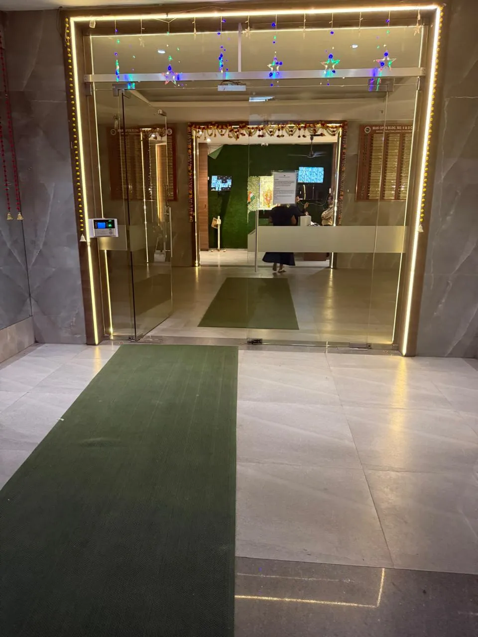 2 BHK Semi Furnished in Man Opus, Mira Road - Photo 1