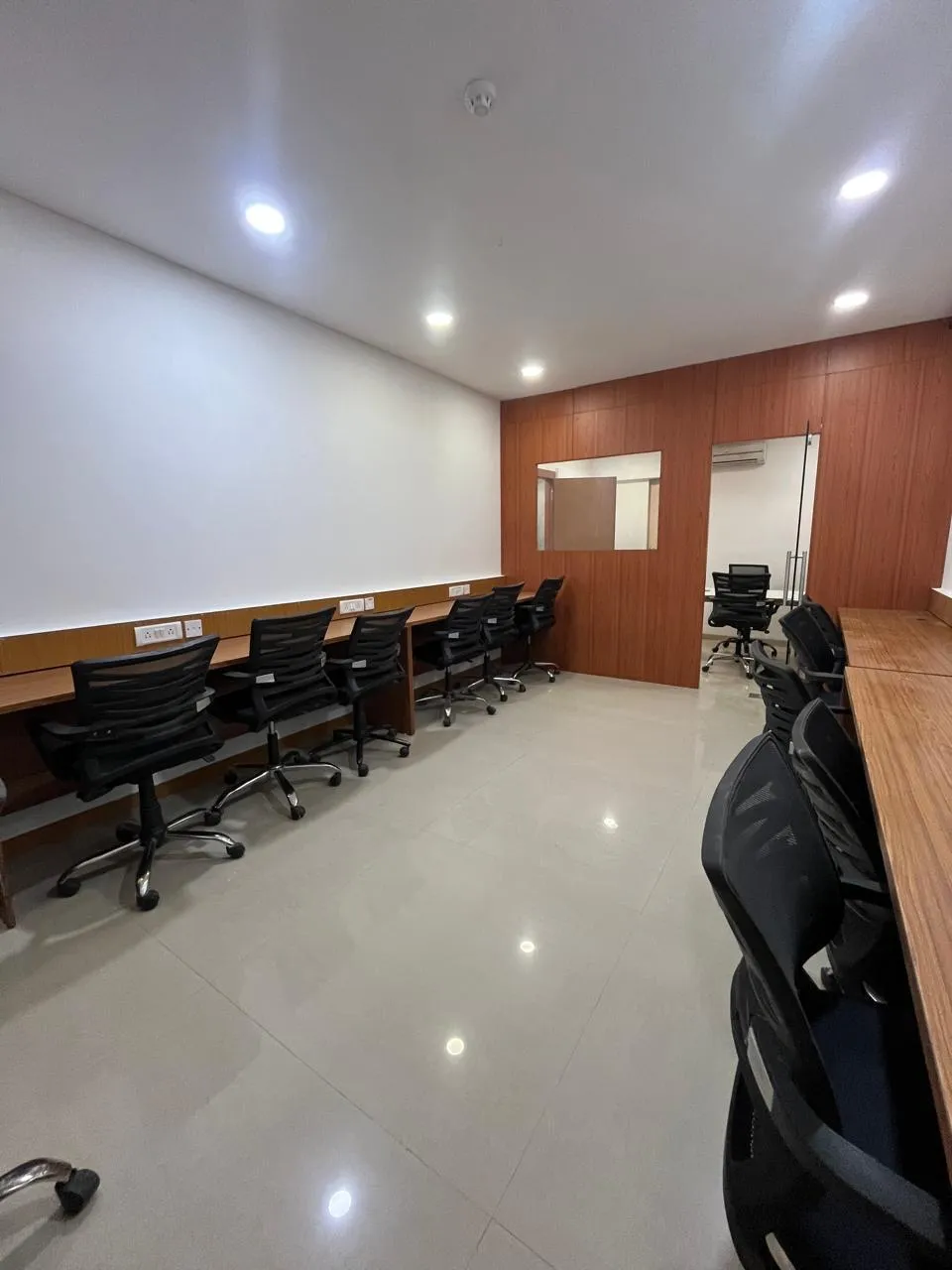 Office Space Fully Furnished in Peninsula Park, Andheri West - Photo 4