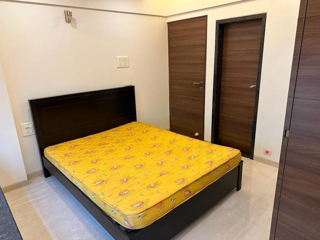 2 BHK Semi Furnished in Josephine, Bandra West - Photo 3