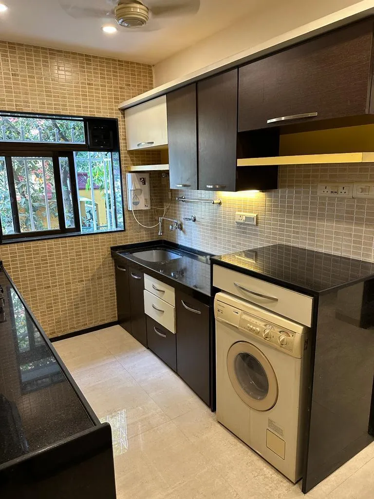 2 BHK Semi Furnished in Josephine, Bandra West - Photo 5