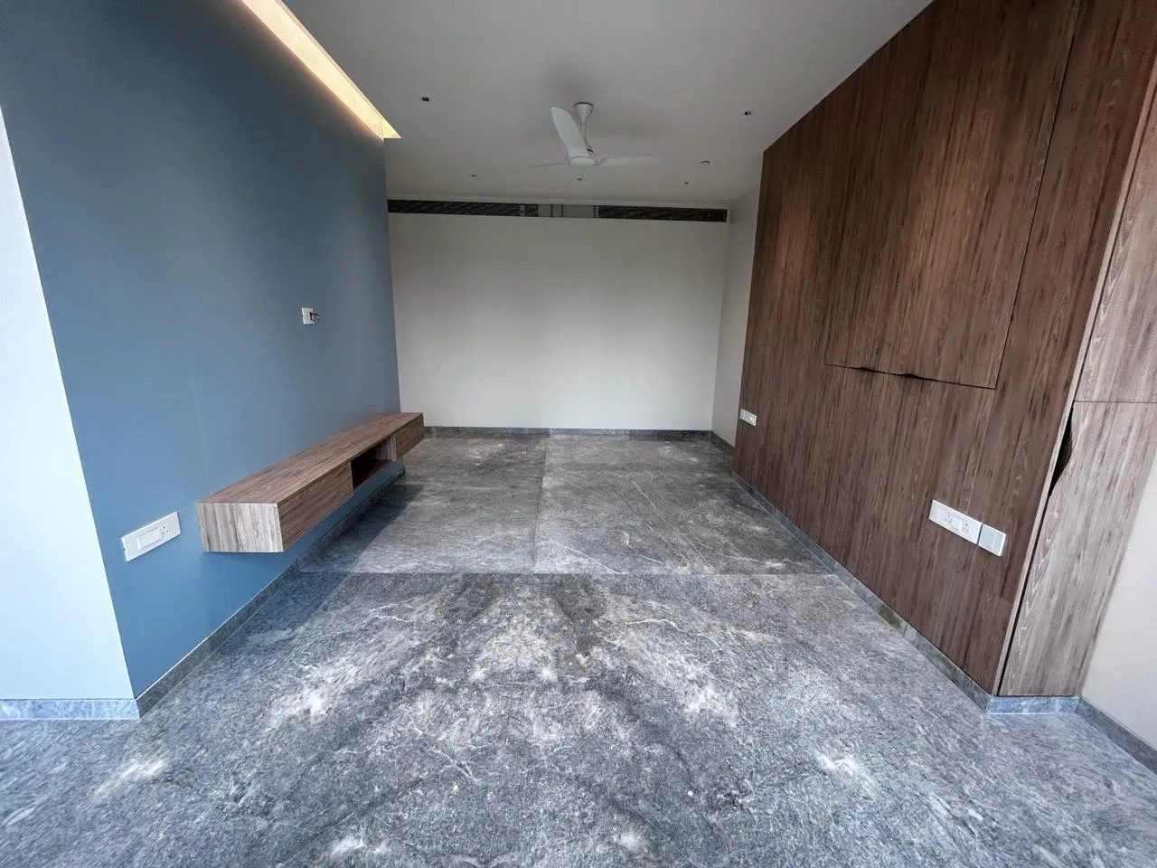 4 BHK Semi-Furnished in Indiabulls Blu, Worli - Photo 6