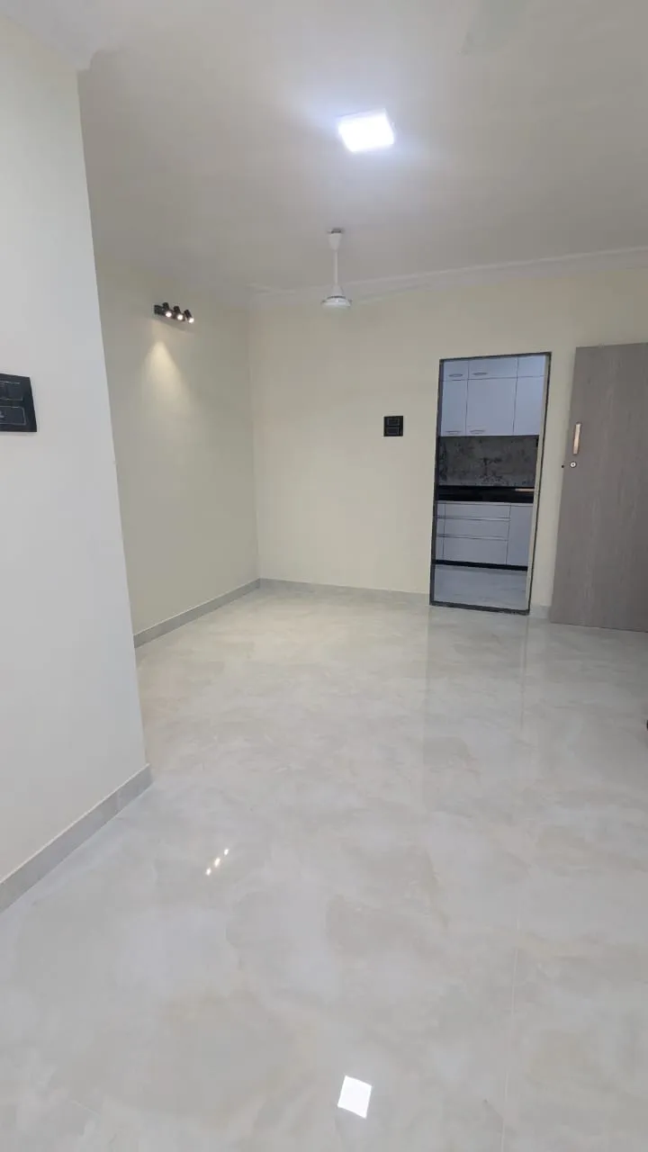 2 BHK Semi Furnished in Oakland Park, Andheri West - Photo 3