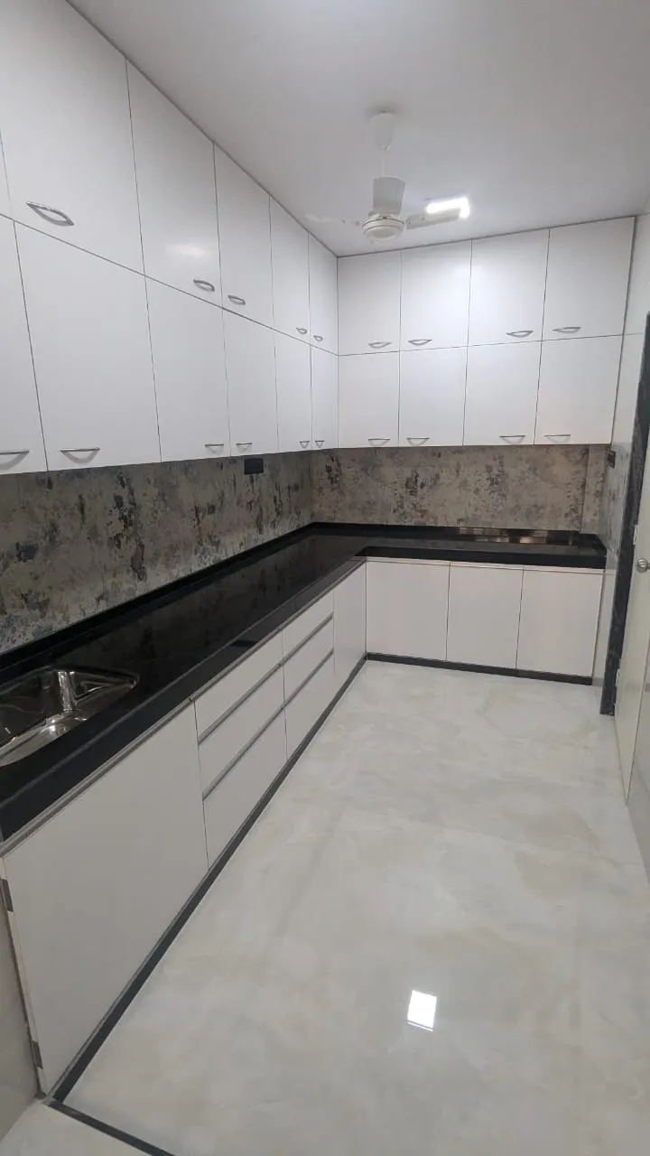 2 BHK Semi Furnished in Oakland Park, Andheri West - Photo 5