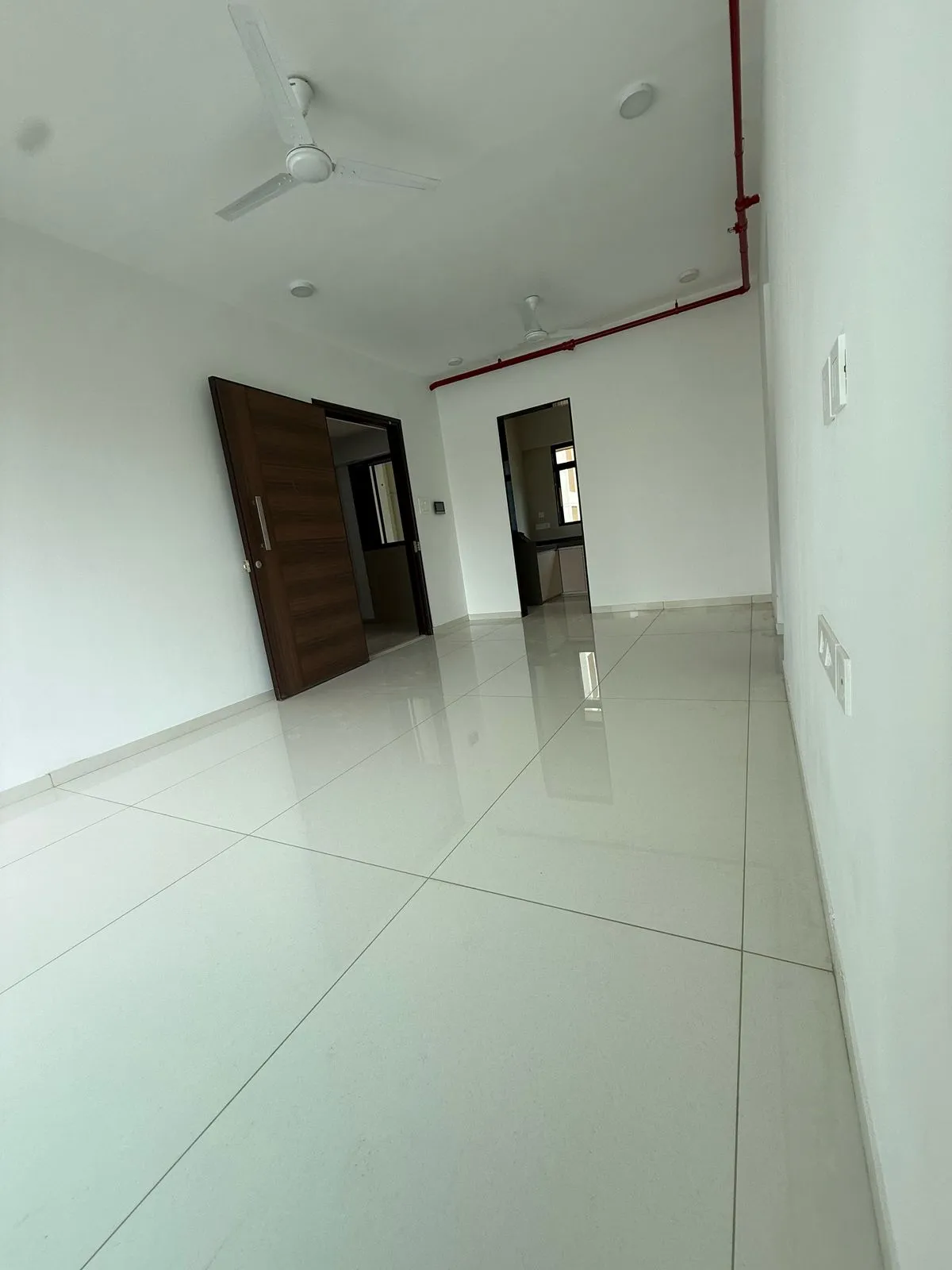 2 BHK Semi Furnished in Arkade Aura, Santacruz West - Photo 2