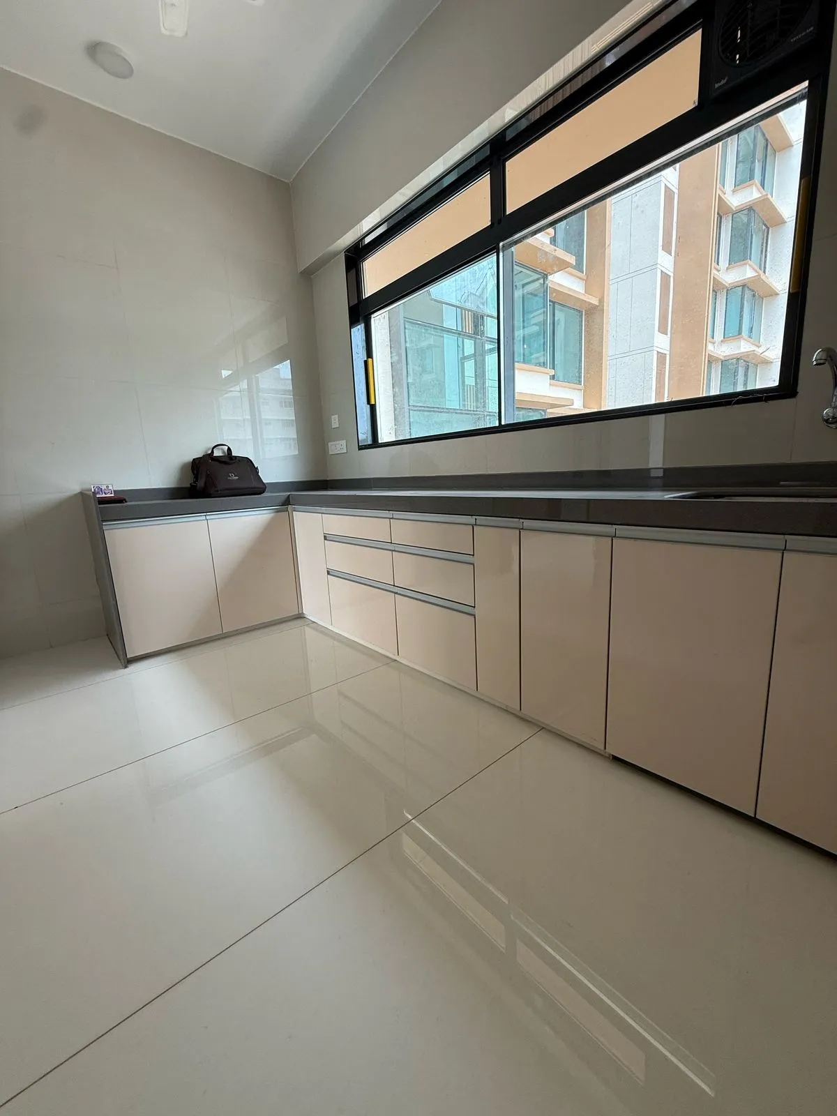 2 BHK Semi Furnished in Arkade Aura, Santacruz West - Photo 3