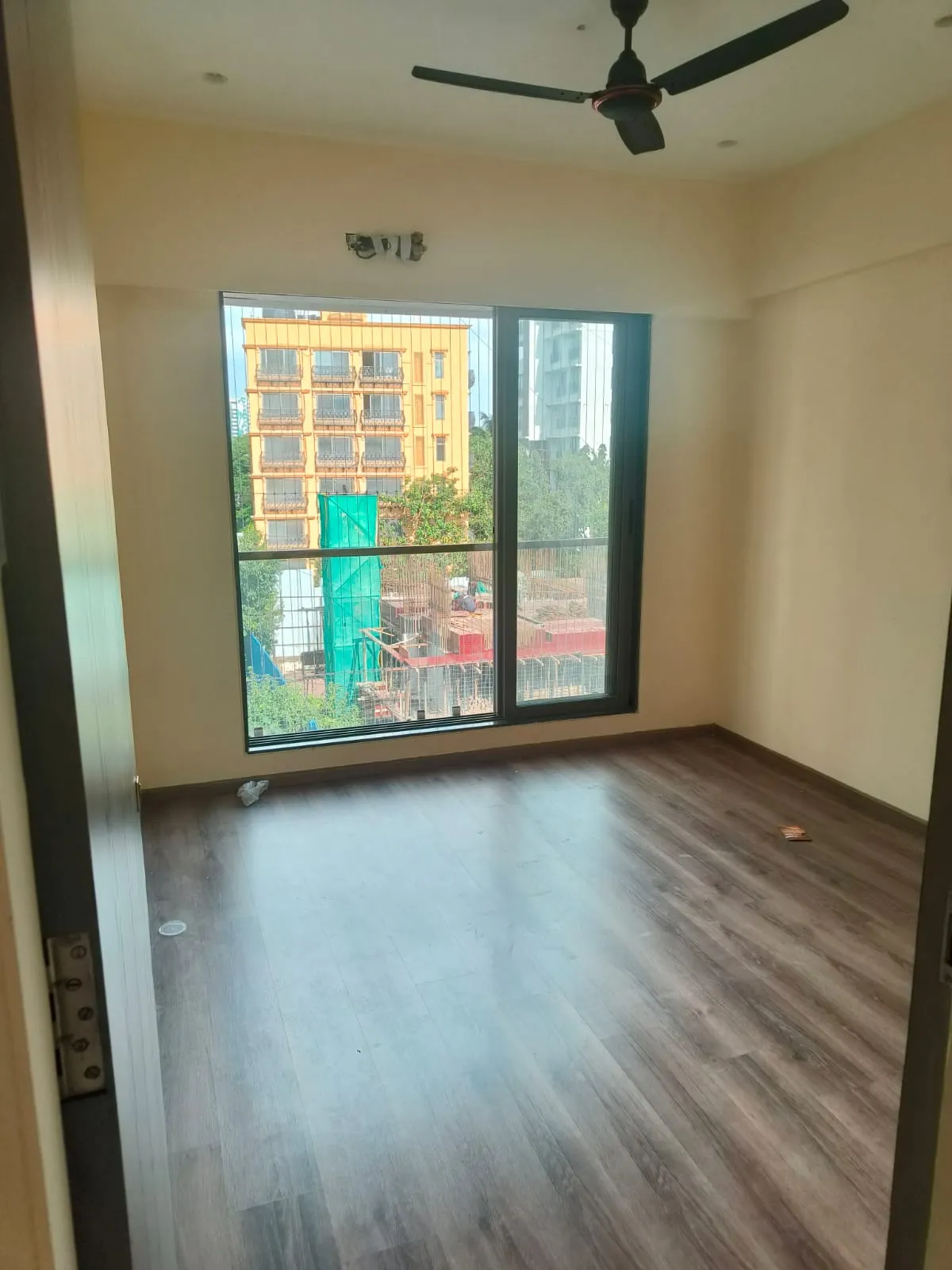 2 BHK in Sosar Solitaire, Khar West - Photo 2