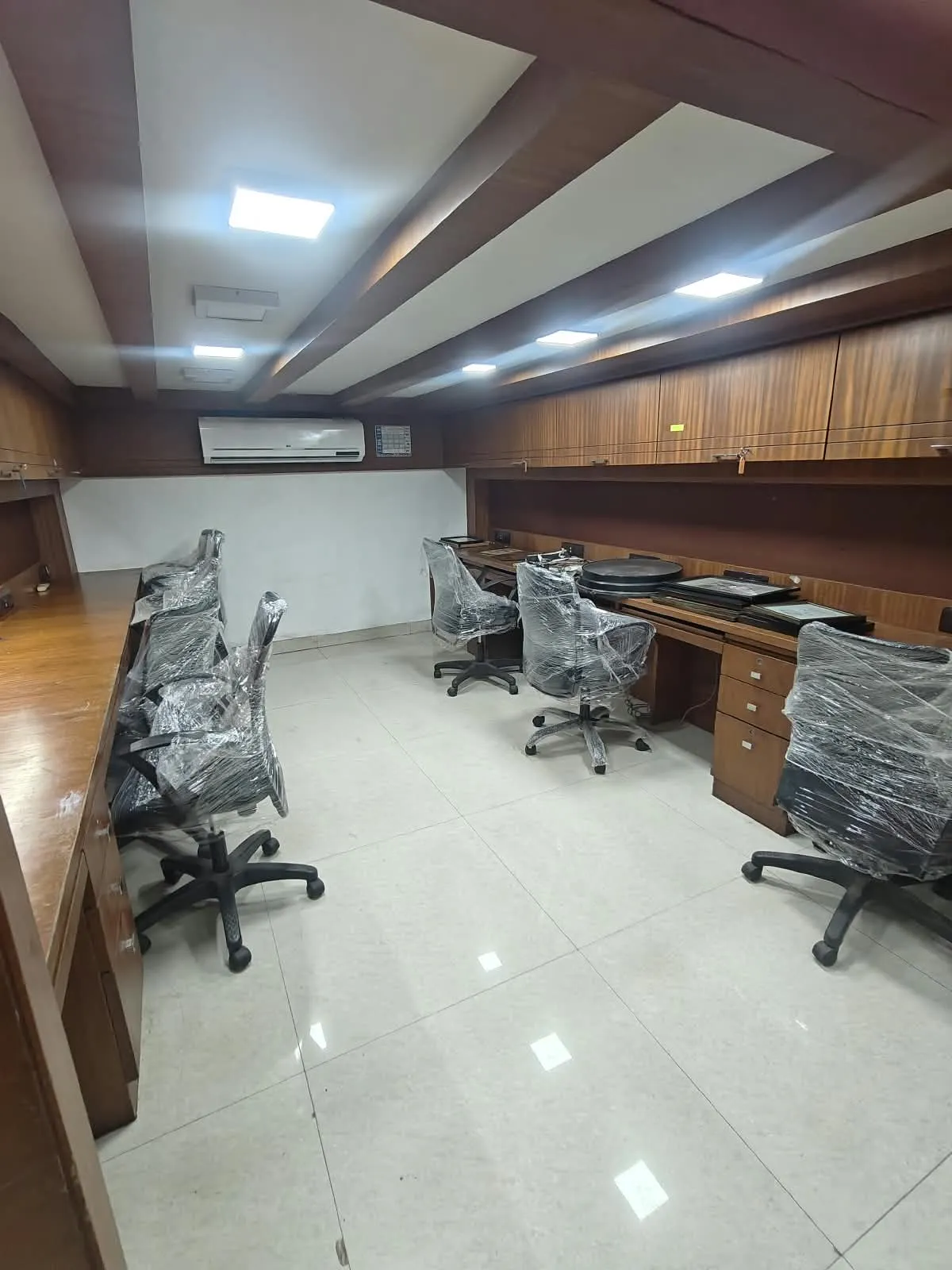 Office in Morya Landmark II, Andheri West - Photo 4