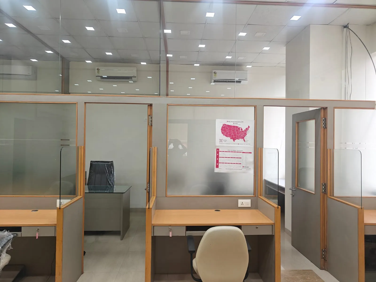 Office Fully Furnished in Morya Landmark II, Andheri West - Photo 1